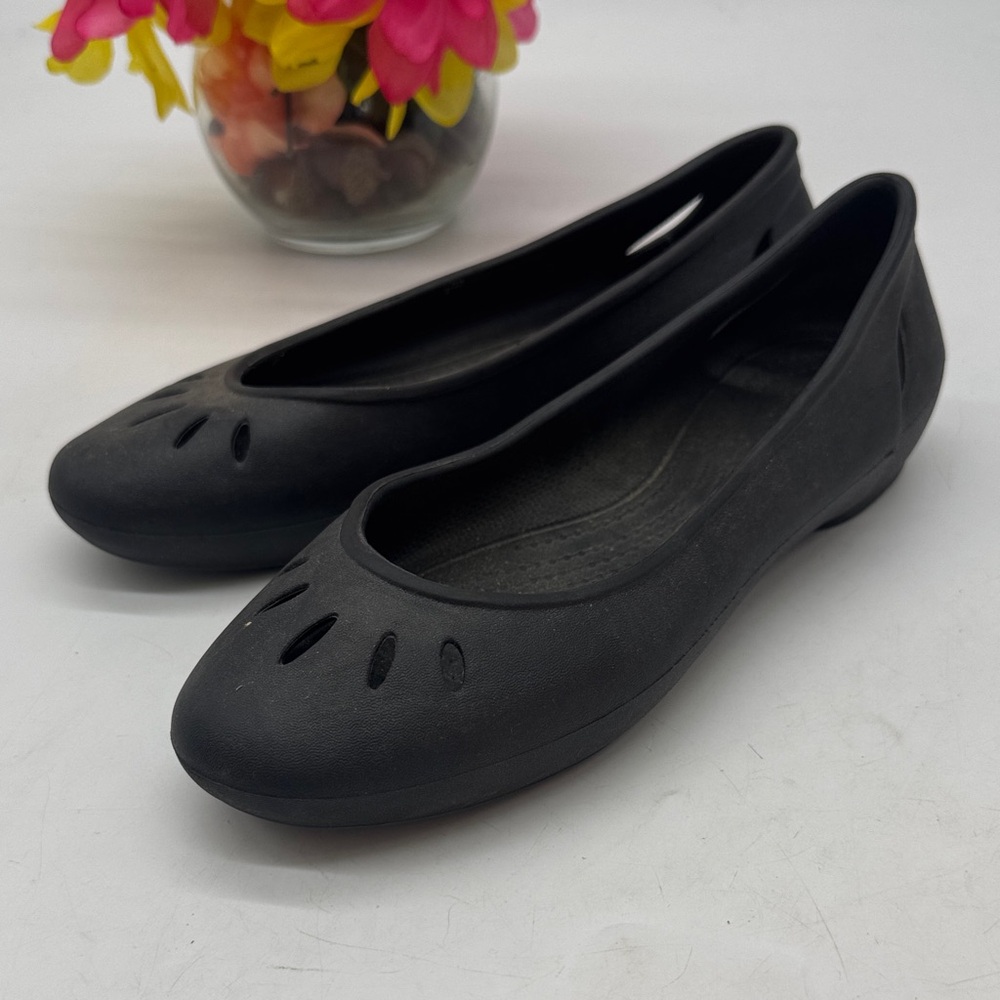 Classic Women's Black Slip-On Ballet Flats Size 7 CR9813A